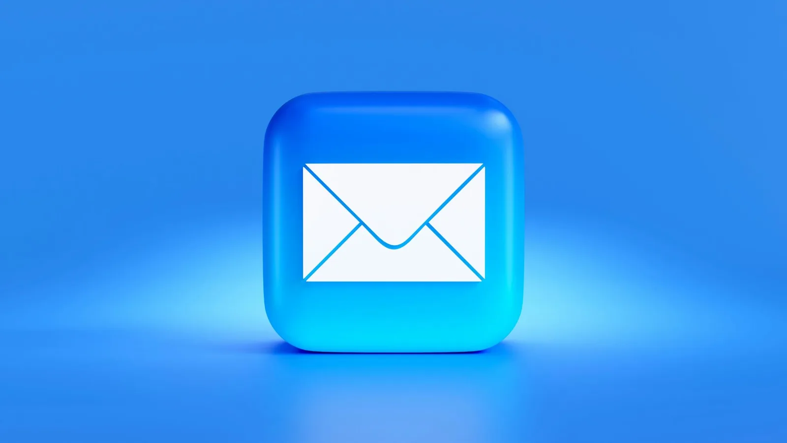 Email app icon, choosing affiliate marketing services
